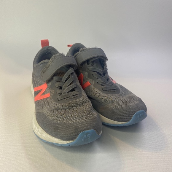 New Balance Fresh Foam Sneakers US Youth 11 Grey/Pink/Blue. M YAARICT3 - Picture 2 of 11